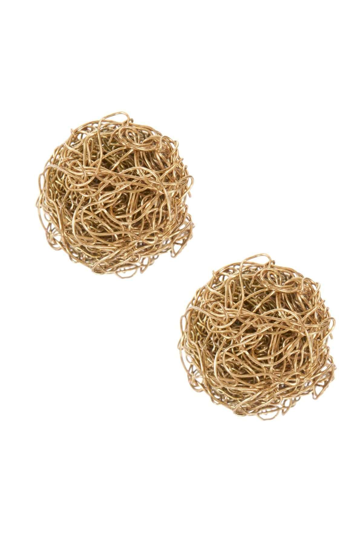 Woven Naked Stud